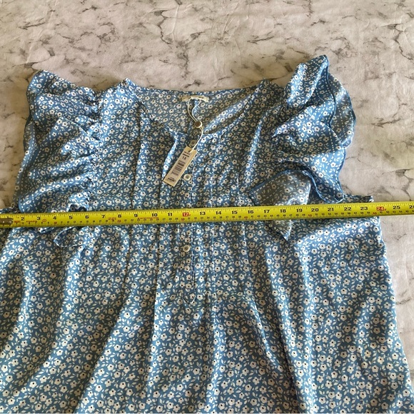 Blue Floral Ruffle Blouse - Picture 9 of 9